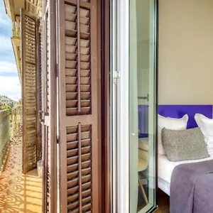 Perfectly Located 4bed 4bath In Eixample Apartament