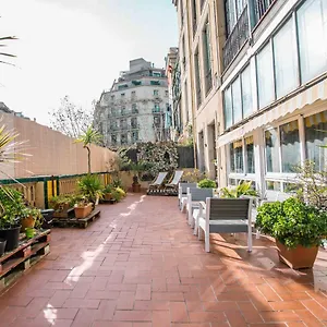 Auberge de jeunesse 360 Borne