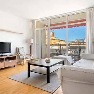 Stylish 4br View Near Sagrada Familia