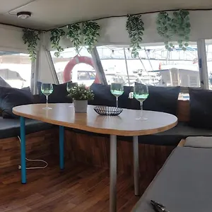Floating White House Botel