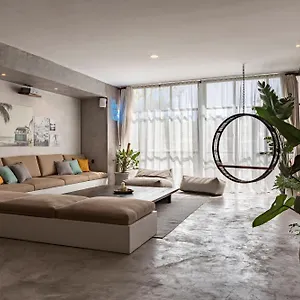 Luxury Close To The Apartment
