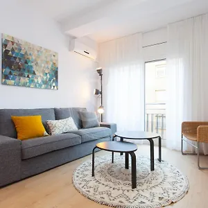 Agradable Y Luminoso Ideal 5 Appartamento