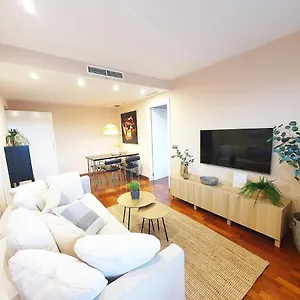 Modern In Diagonal Mar