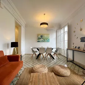U-nique Comte Urgell Barcelona
