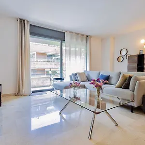For 6, Spacious And Bright In Bonanova Apartment