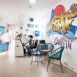 No Limit Graffiti Hostal Barcelona
