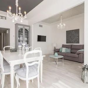 Nice, Cozy, Up To 6, Fcb Stadium, Free Parking * Barcelona