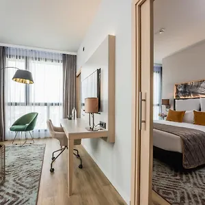 Leonardo Royal Fira Hotel 4*