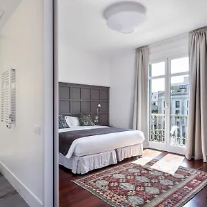 Milton House Gran Via *