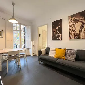 Unique Cent Apartment *