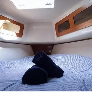 Precioso Barco A 25 Min De