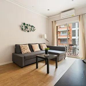 Eixample Ac, Sunlit Balcony & Prime Location *