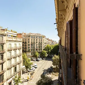 Spacious Stylish 4-bedroom Modernist Barcelona