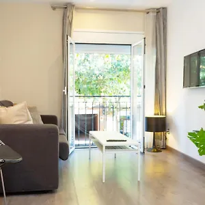 Apartment Familiar Cerca De Sagrada Familia Barcelona