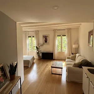 Loft Esquerra Eixample Apartment *