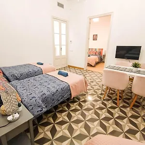 Private Next Liceu Hostel *