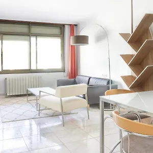 Charming In Shared Near Camp Nou Apartamento