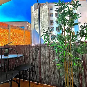 Private Near Parallel Av