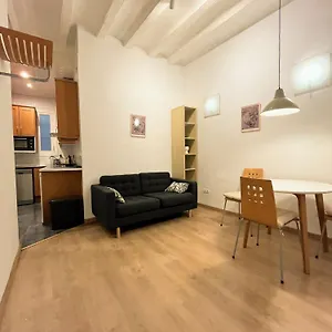 Ramblas Bcn Apartment *