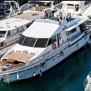 Aloha Boat Botel