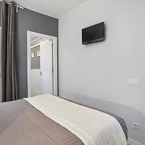 Apartment Around Mistral Pool