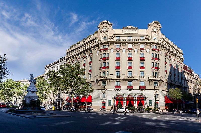 Barcelona hotels & apartments, all accommodations in Barcelona