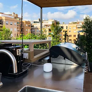Incredible 2br Penthouse With Urban Rooftop Garden *