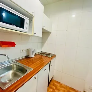 01 Apartamento 2 ,3 *