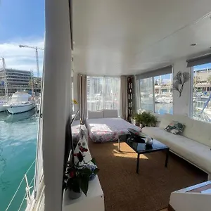 Light Bedroom In A Boat * Barcelona