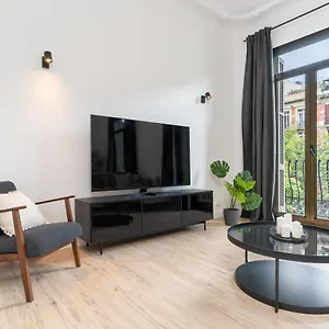 5br - 3bh Luxury In The City Center