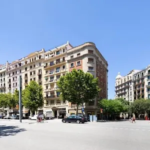 Lovely In Plaza Espana - Fira Montjuic *