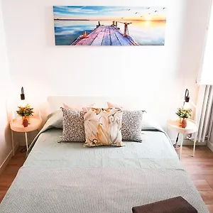 By Paseo De Gracia Hostel *