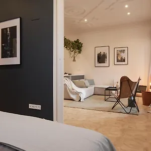 Denali - Stylish In Center Of