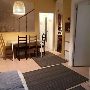 Aparteasy - Balcony, Quiet, Sunny