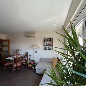 Sea View On A Residential Local Area For Couples Apartment *
