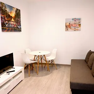 Homenfun Les Corts Apartament