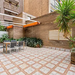Sunlit Expansive Terrace, Ac & Outdoor Seating Apartament *