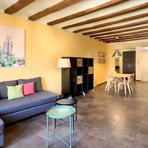 Yellow Apartament In The Center Apartment