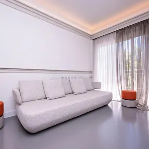 Sweett - Gaudi Avenue Apartment *