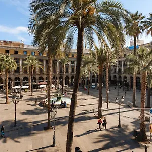Do Placa Reial Powered By Sonder 5* Barcelona
