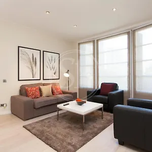 Familiar En Avenida Gaudi Apartment