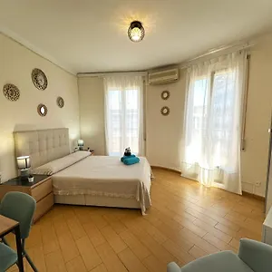 Valencia Bed & Breakfast *