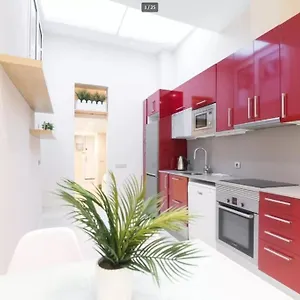 Apartmán Eixample Sagrada Familia 52 *