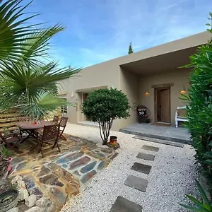 Ferienhaus Stylish & Idyllic With Private Garden 5 Min Walking From South In Gava Mar Barcelona