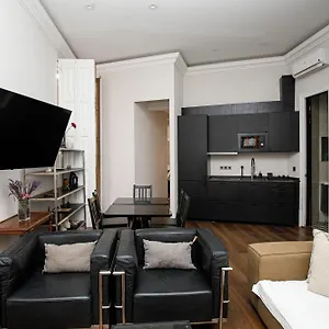 Apartment Classic Styled *
