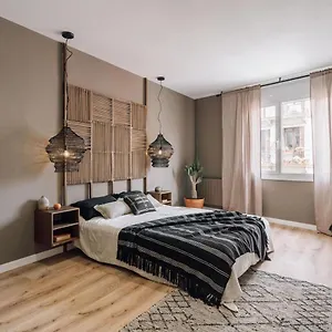 Amder - 3 Bedrooms In Gracia