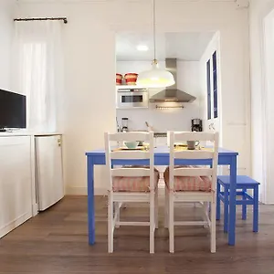 Nextdoor 22a מלון