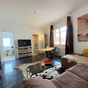 Double With Inside Window In Shared *