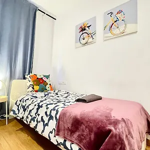 Sharing Flats In Gotico Barcelona