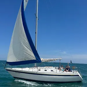 ספינת מלון Sailing Experience In